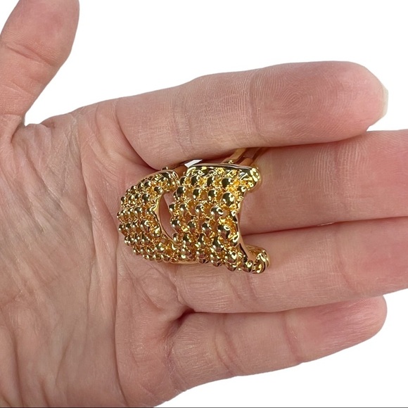 Vintage Gold Tone Boucle Textured Curved Clip On Earrings - Picture 5 of 7